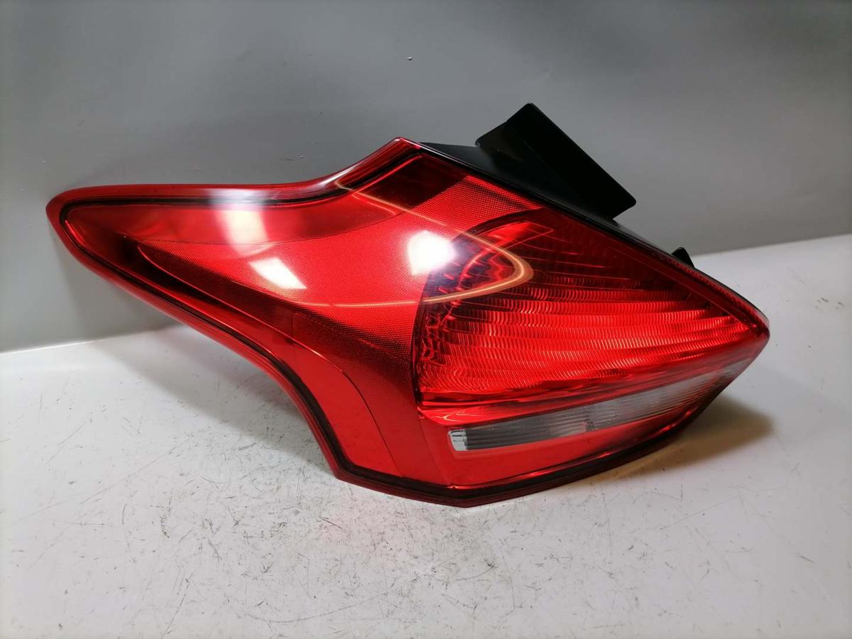 Ford Focus 3 original R&uuml;cklicht R&uuml;ckleuchte Schlussleuchte links Flie&szlig;heck Facelift Bj.2018